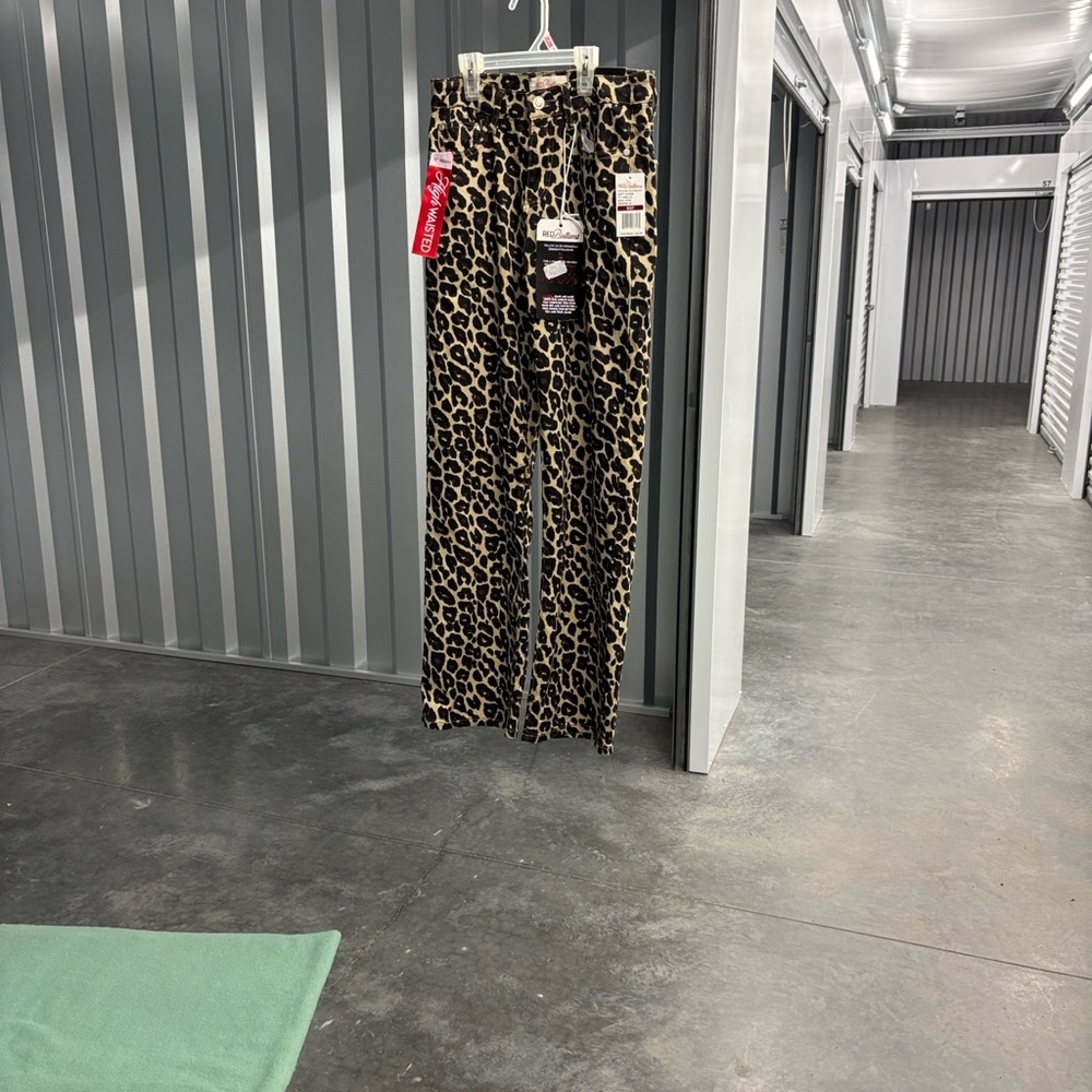 NWT Red Bottoms Leopard Print Denim Jeans Wide Leg High Rise Booty Lifting 5/27